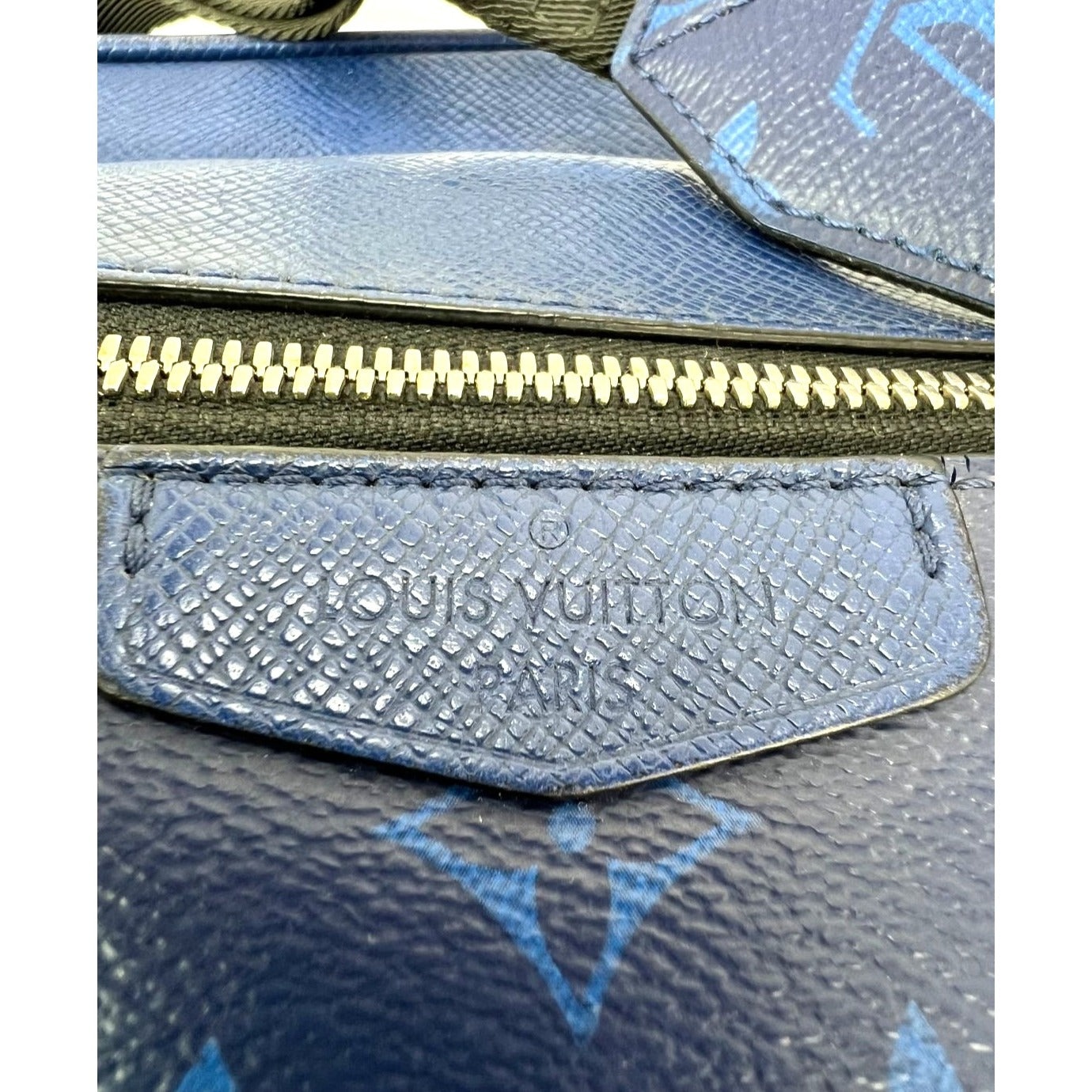 LOUIS VUITTON Taigarama Outdoor Blue Messenger Bag - 14