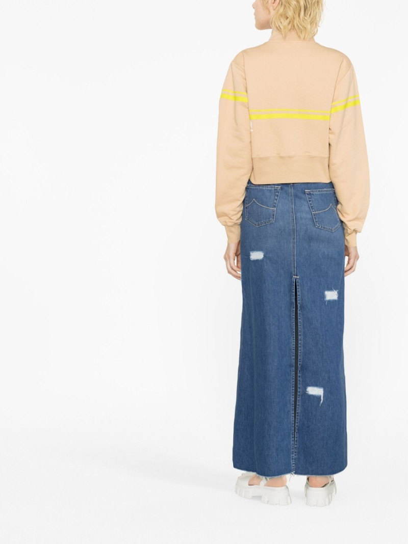 half-zip sweatshirt 3