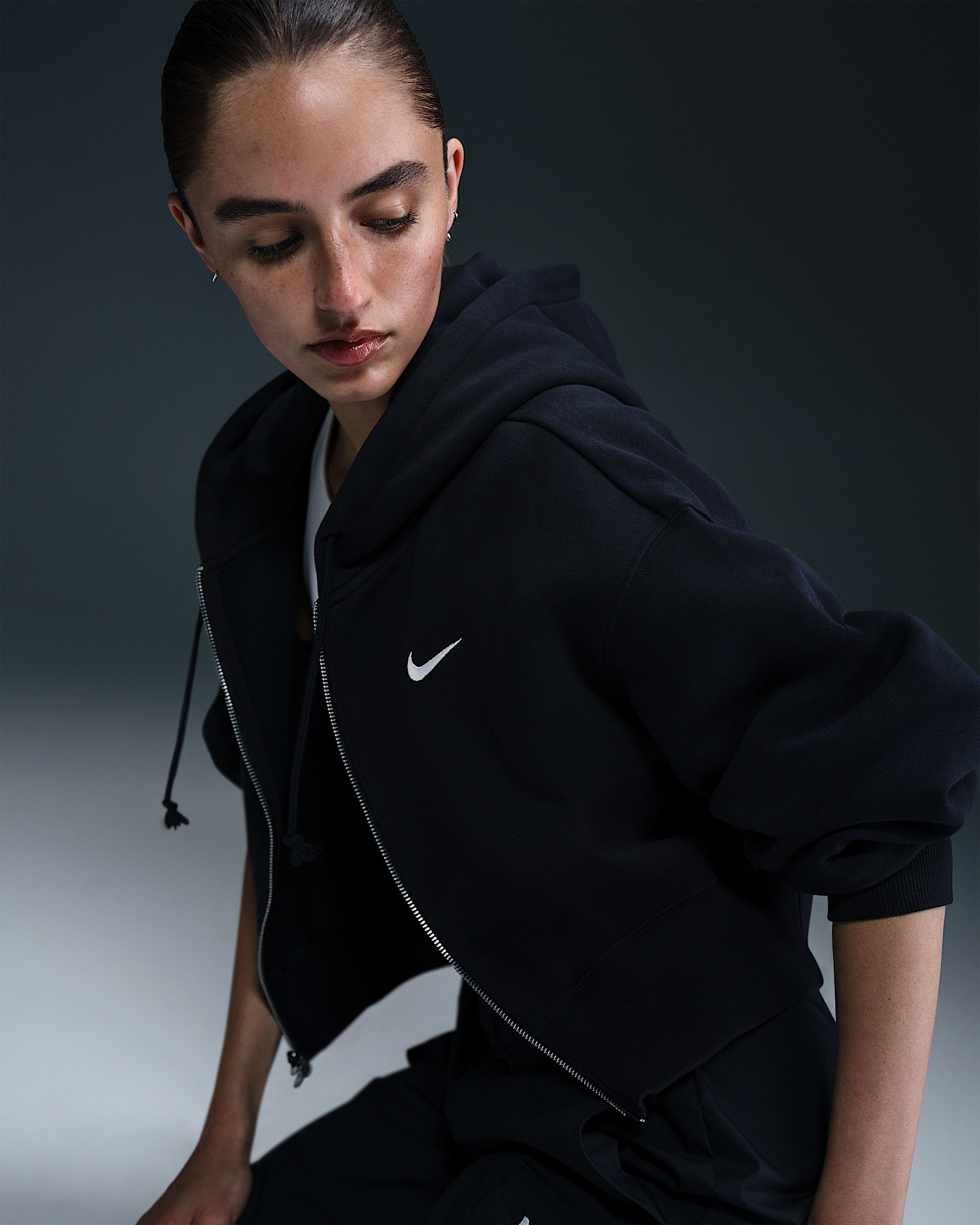 Nike Sportswear Phoenix Fleece Women's Loose Cropped Full-Zip Hoodie - 2