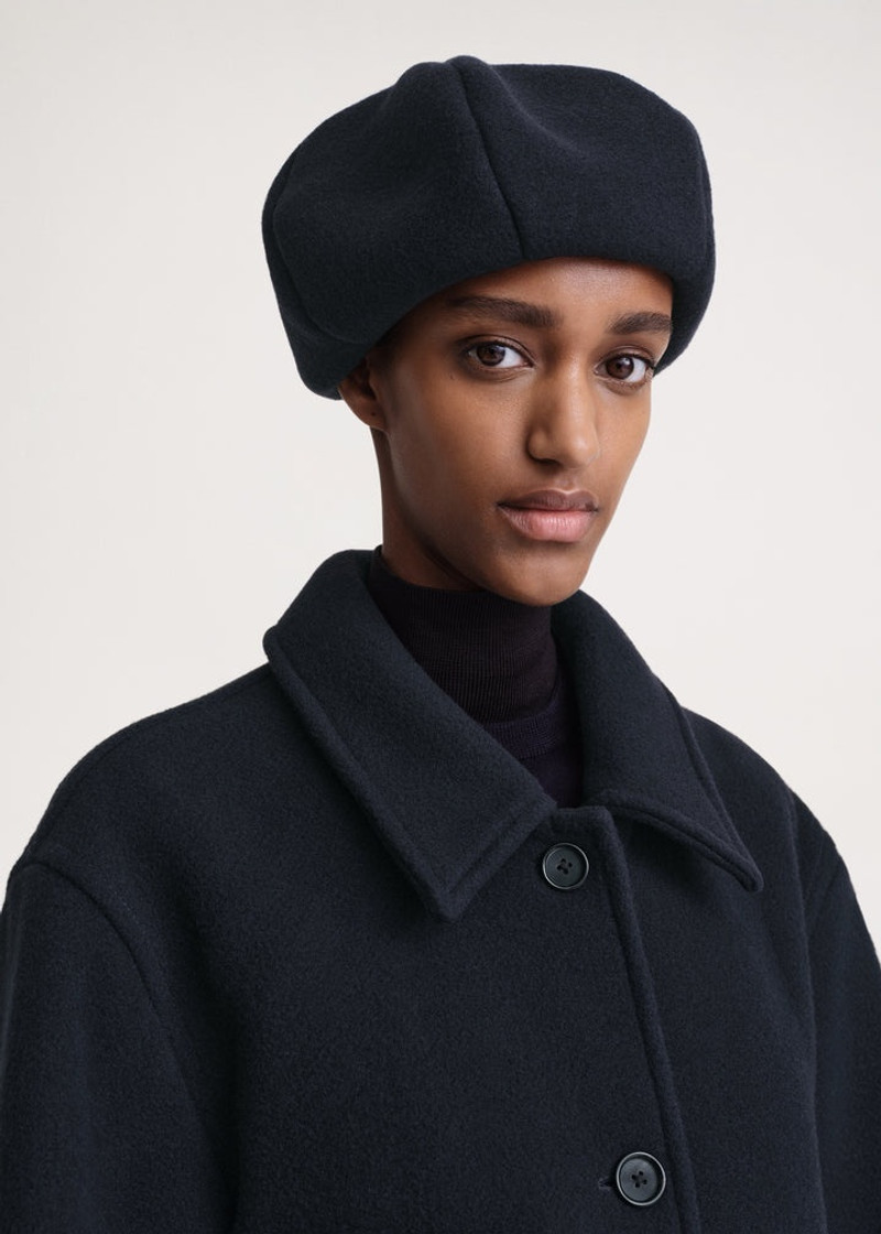 Totême Soft felted beret navy outlook