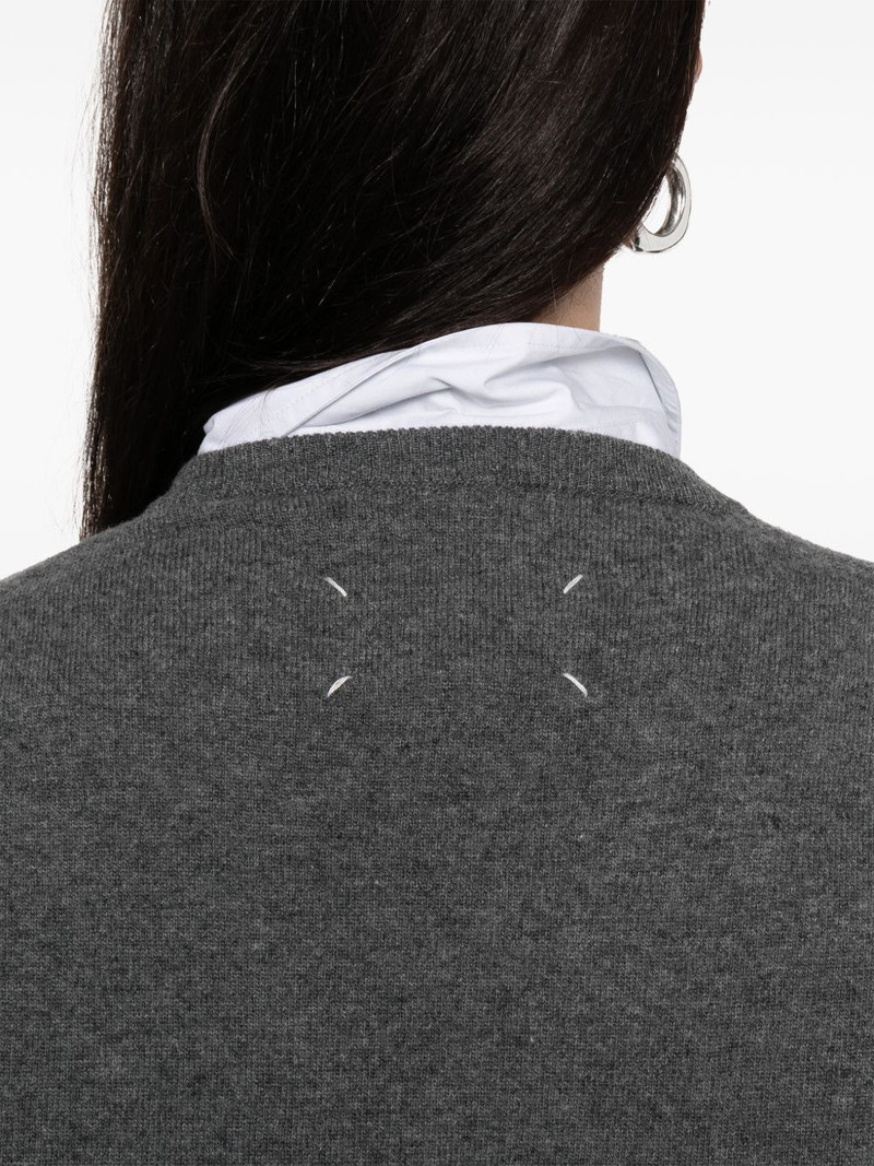 V-neck sweater 5