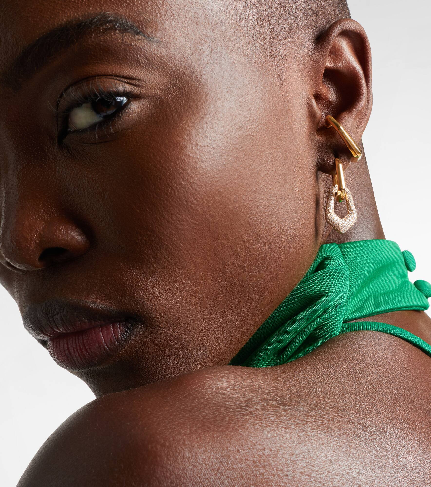 Carved 18kt gold ear cuff - 3
