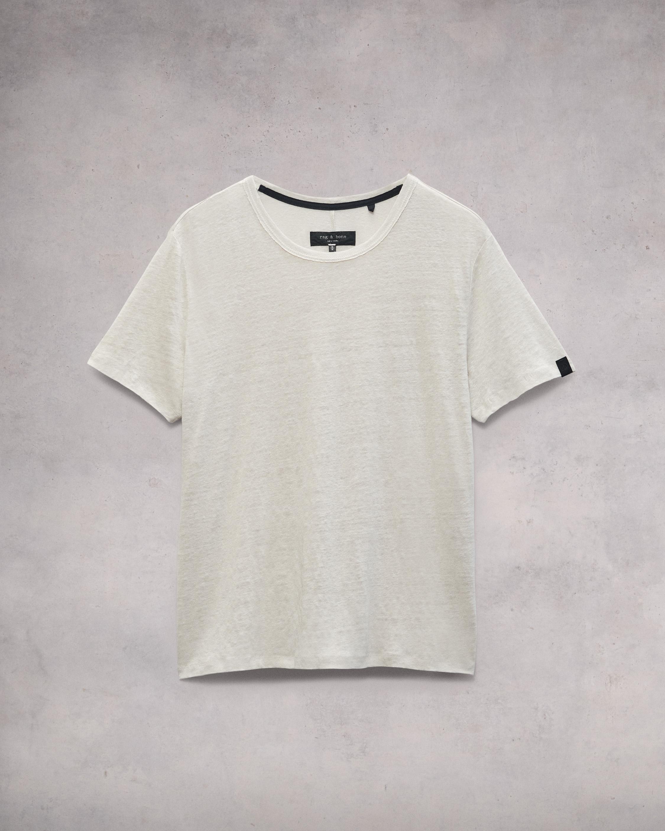 Classic Linen Tee
Classic Fit - 1
