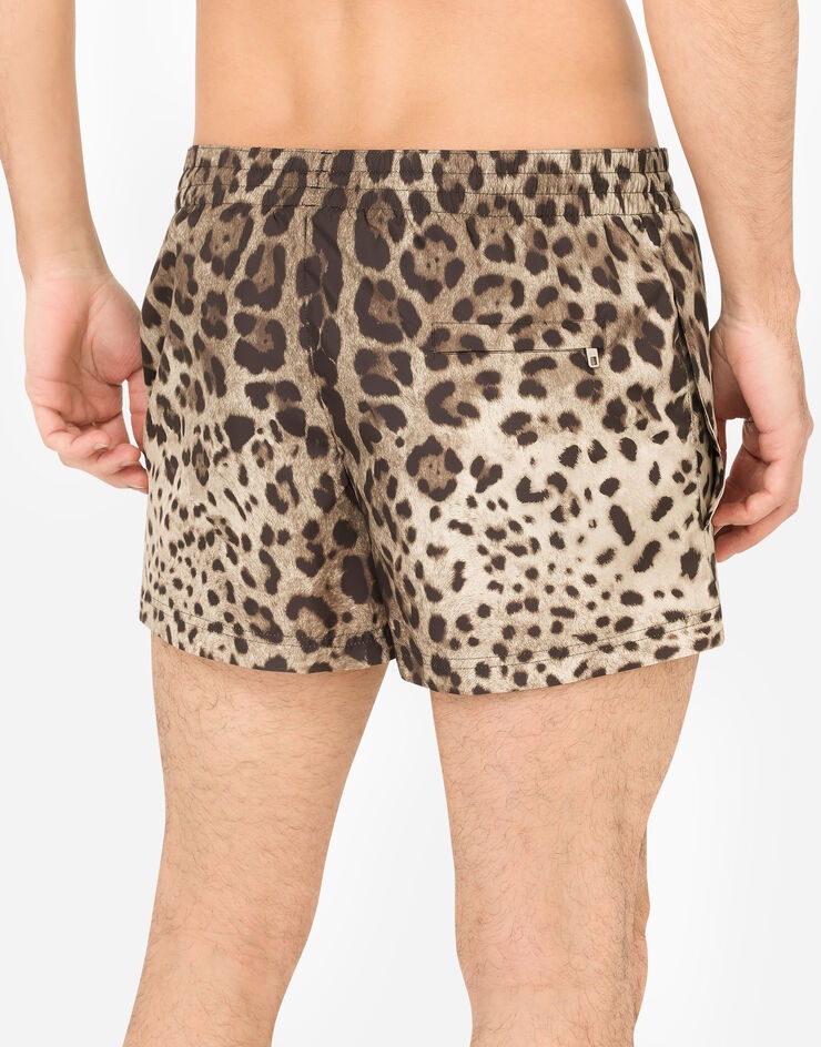 Short leopard-print swim trunks with plate - 5