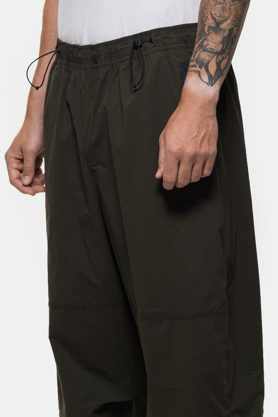 Tech Woven Oversized Pant in Sequoia/Sequoia/Black - 4