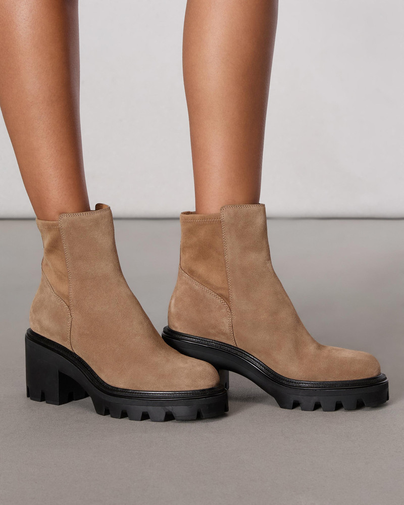 rag & bone Quinn Chelsea Boot outlook