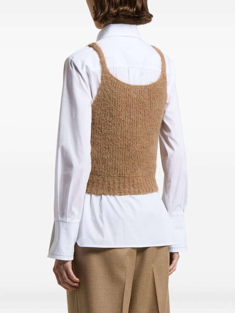 squared-neckline sleeveless top 3