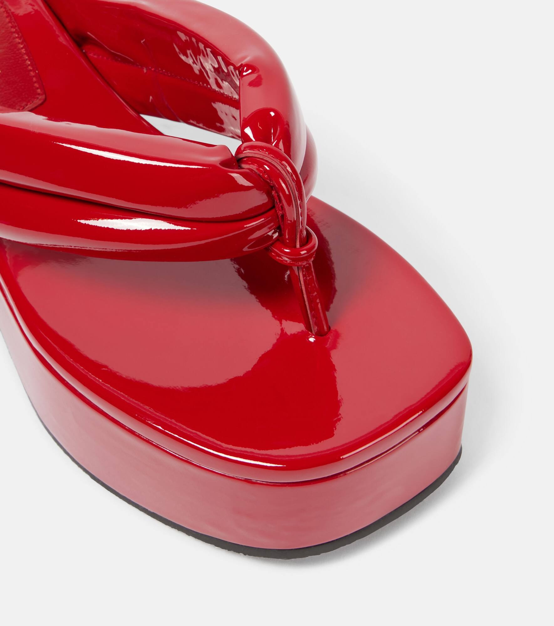 60 patent leather thong sandals - 5