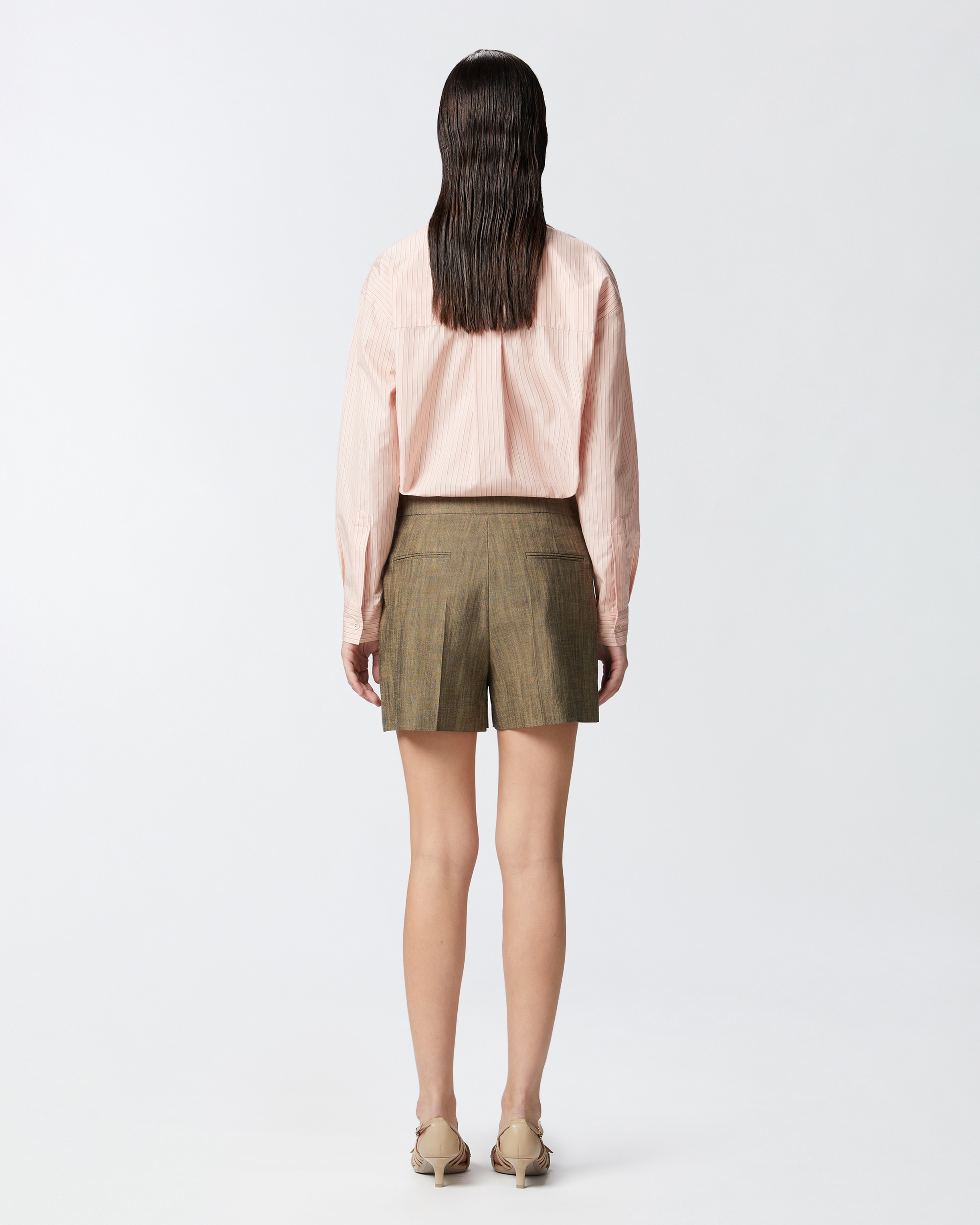 ELEGANT SHORTS WITH HIP POCKETS - 4