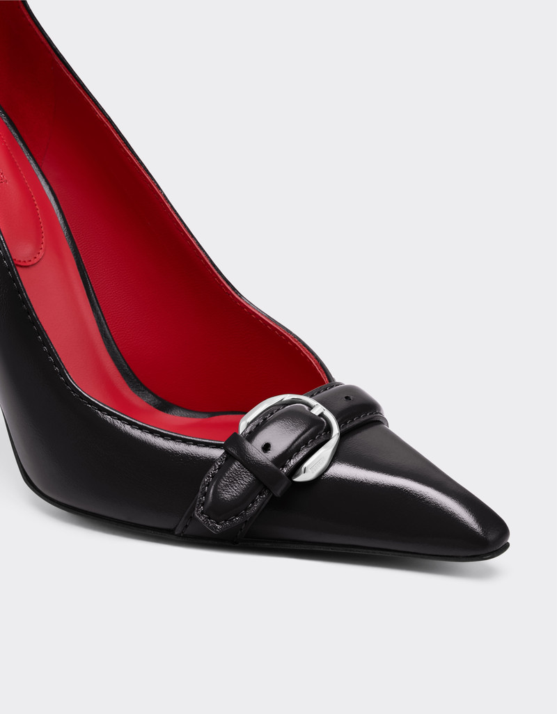 Court shoes in ultra-wet-effect glossy leather 5