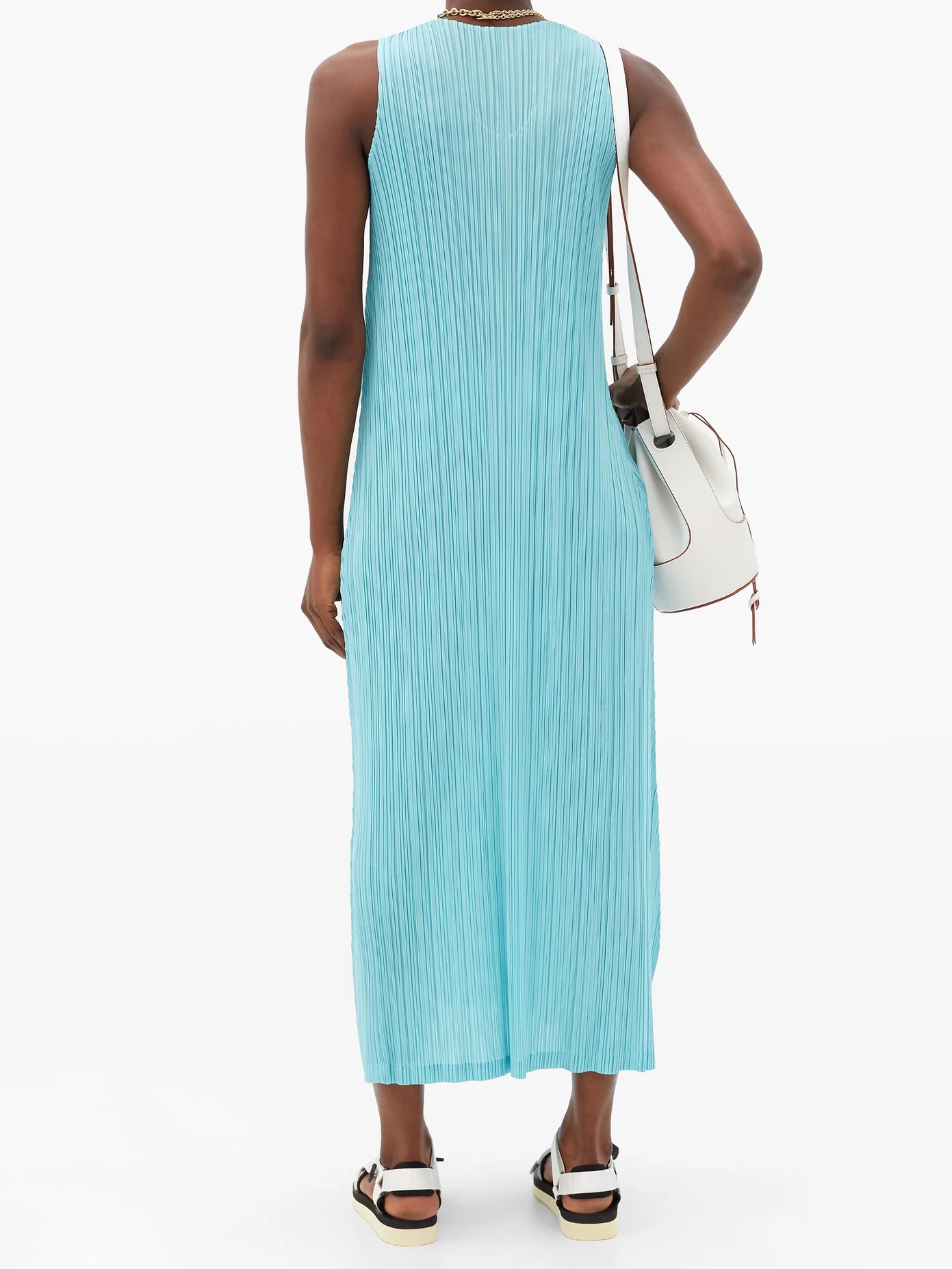 Round-neck technical-pleated dress - 5