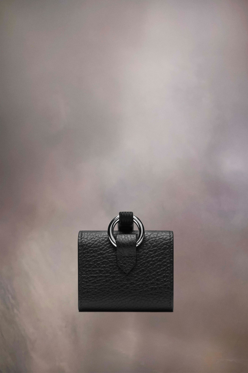 Four stitches AirPod case 4