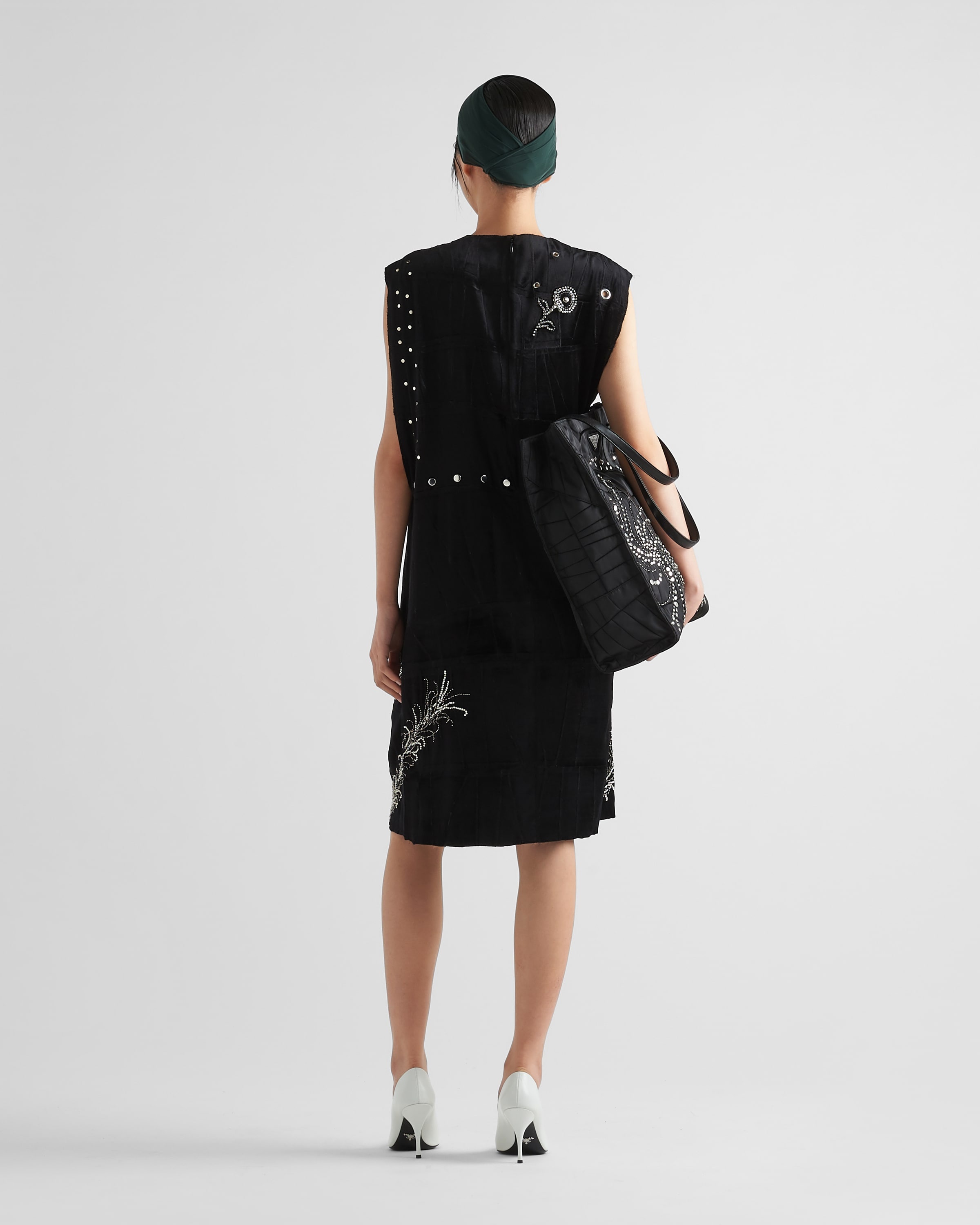 Embroidered velvet dress - 5