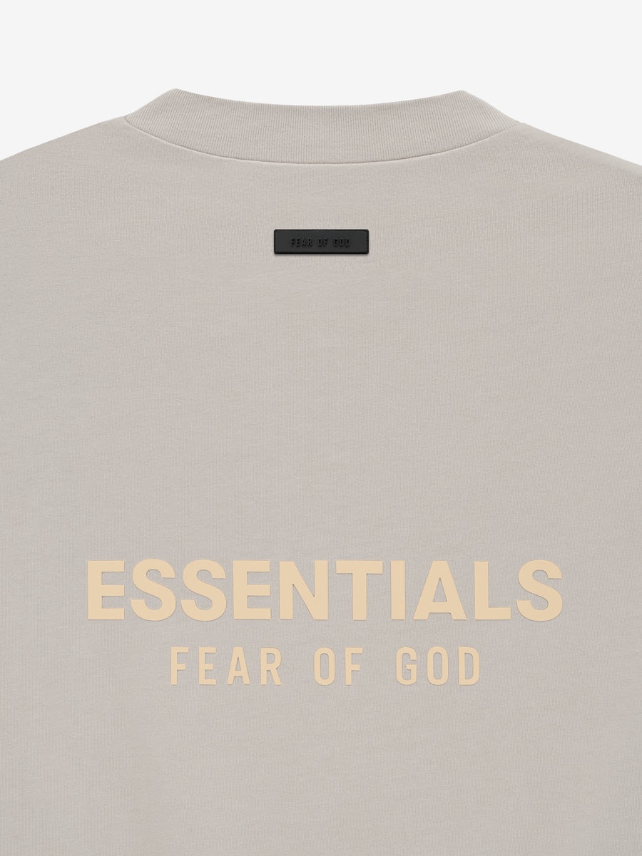 Essentials V-Neck - 3