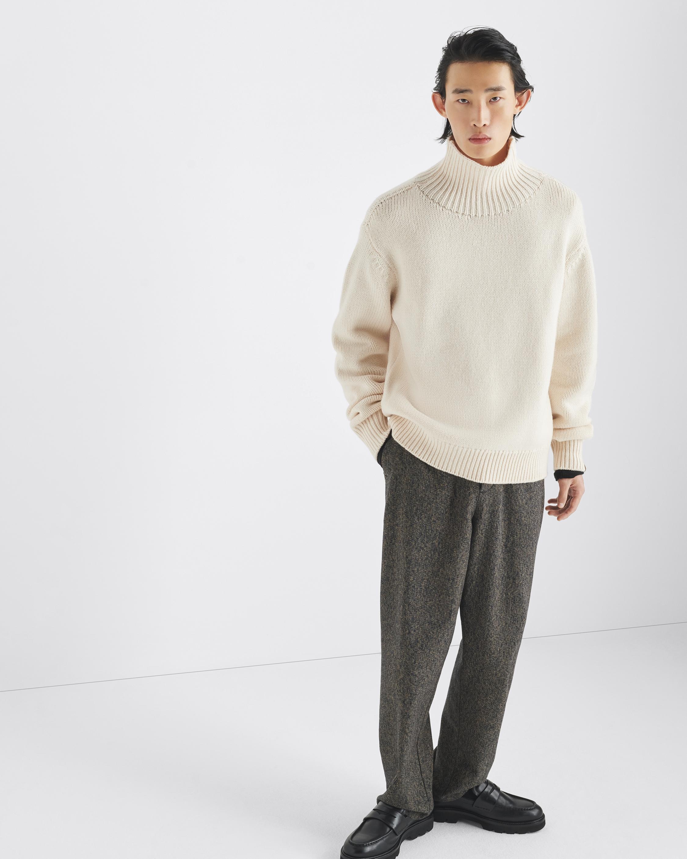 Baron Wool Turtleneck
Classic Fit - 3