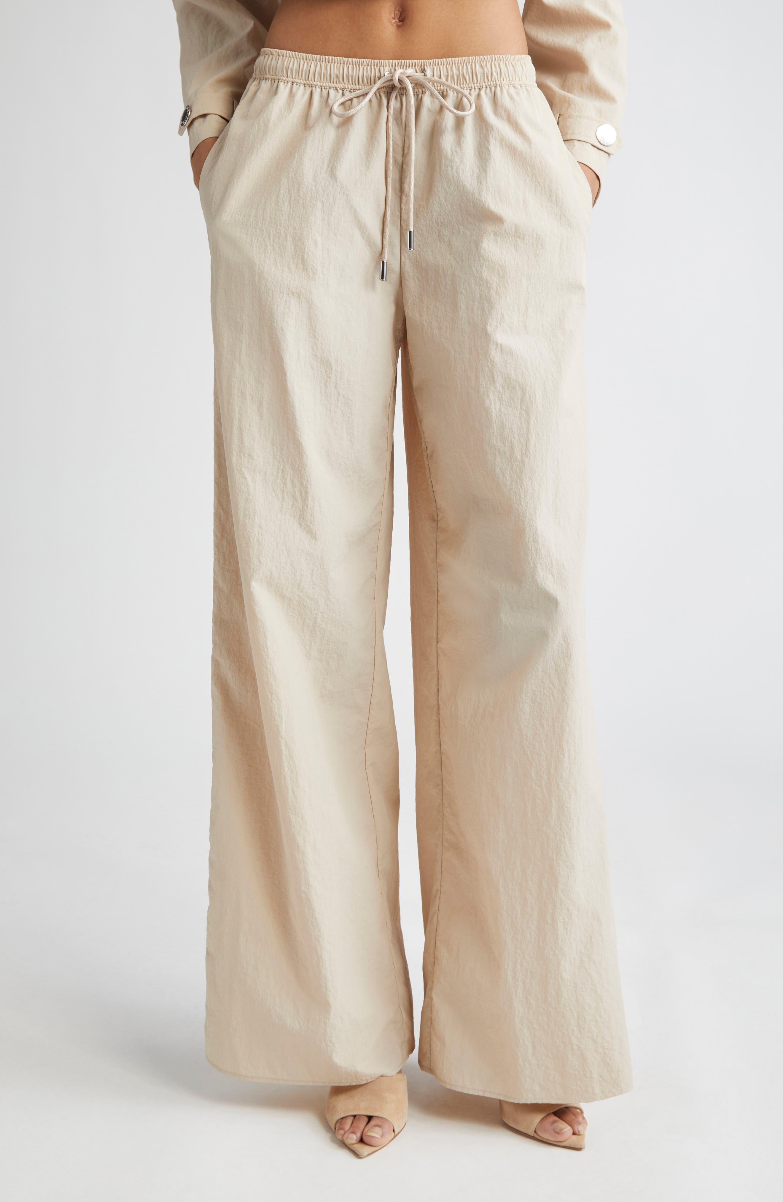 L'AGENCE Valkyrie Snap Accent Drawstring Waist Pants in Cement at Nordstrom - 1