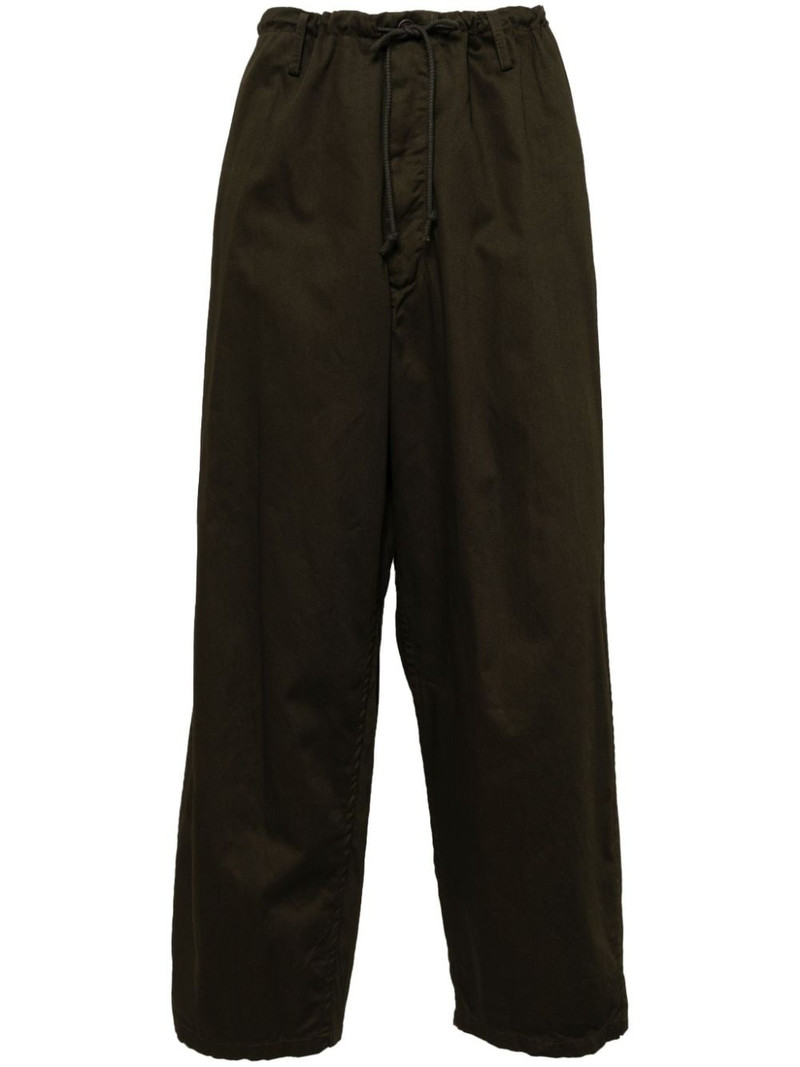 loose-fit trousers 1