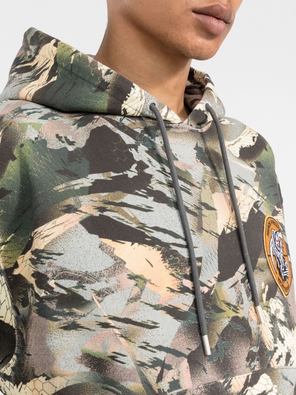 camouflage-print logo-patch hoodie - 5