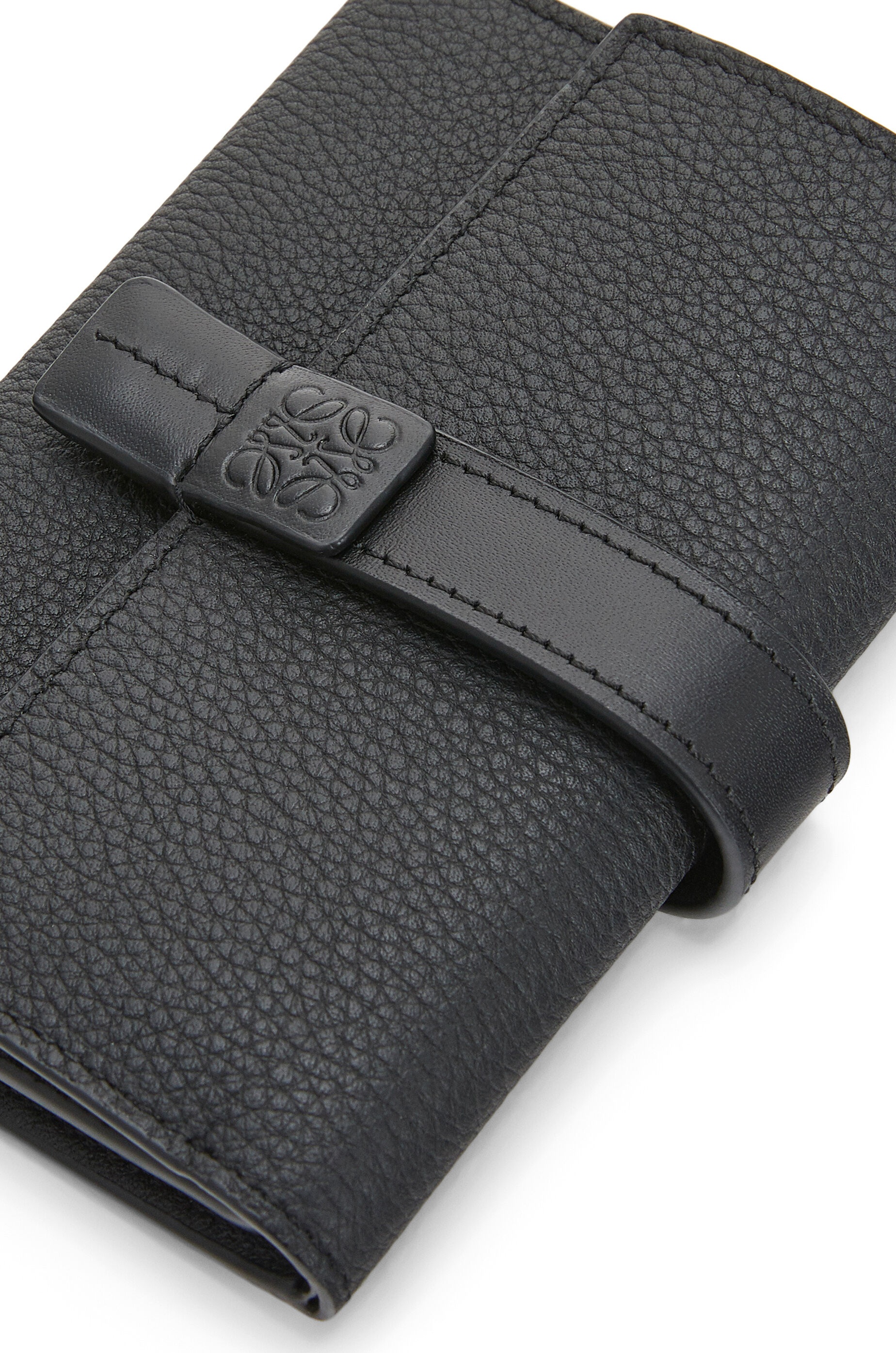 Small vertical wallet in soft grained calfskin - 5