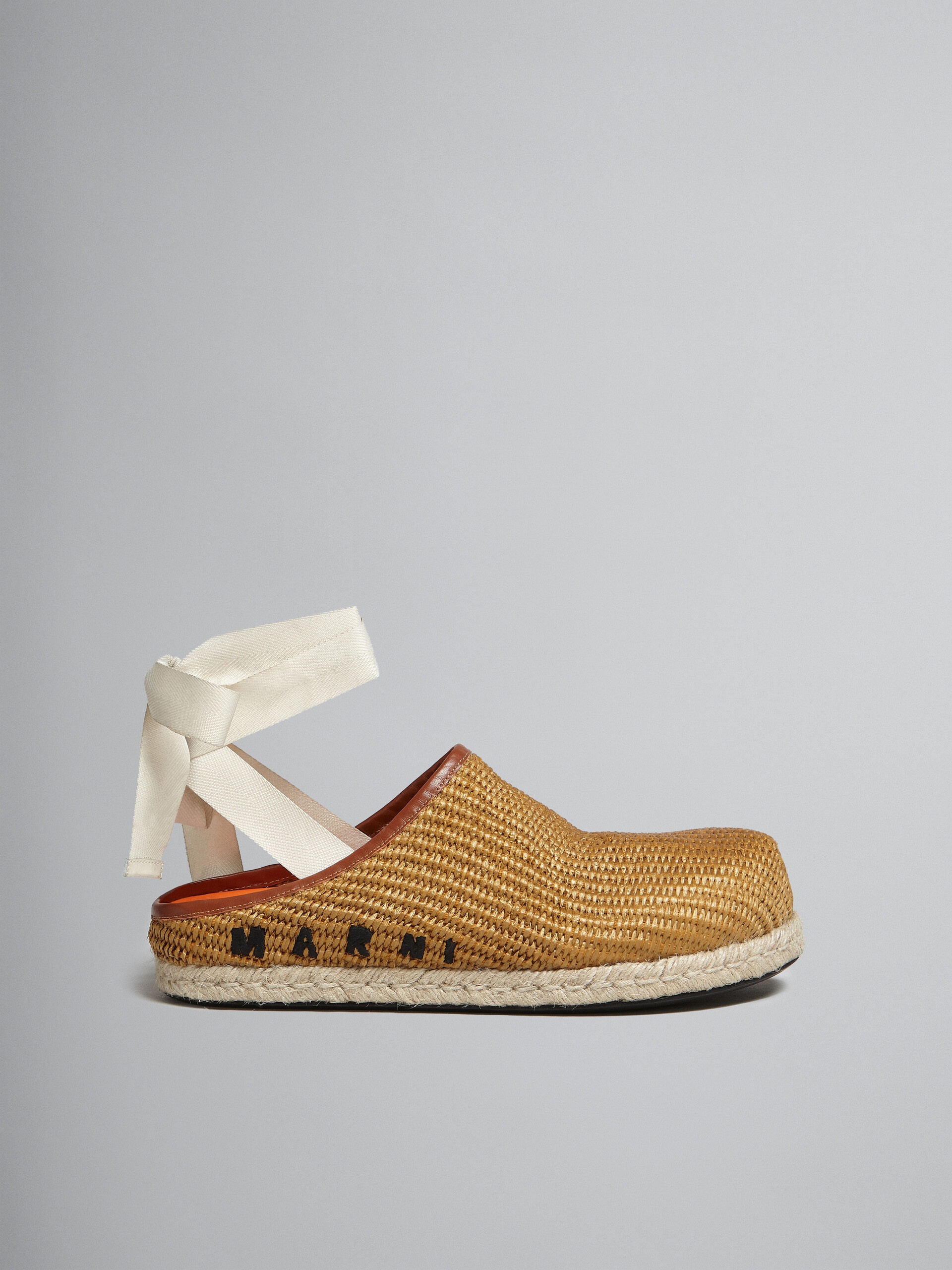 NATURAL RAFFIA FUSSBETT SABOT - 1