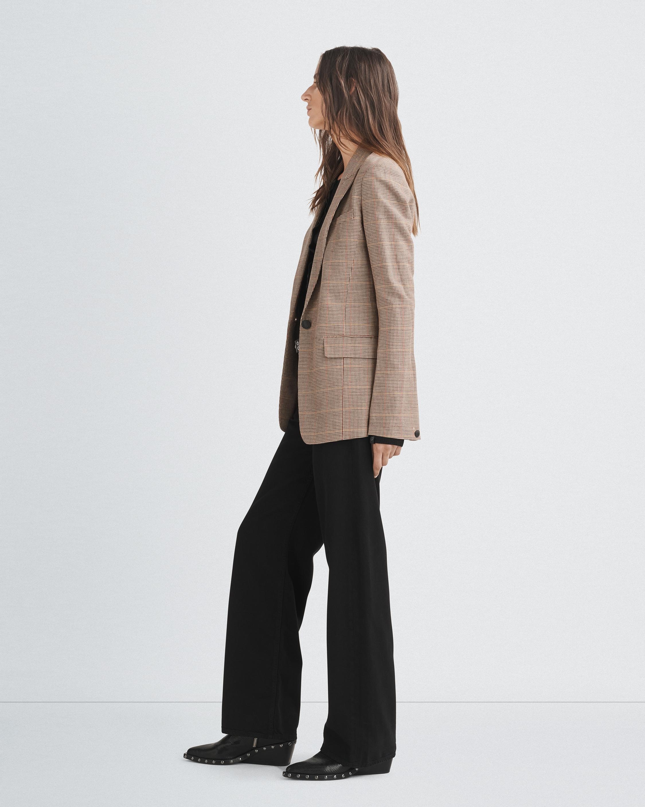Foster Blazer
Cotton Linen Blazer - 4