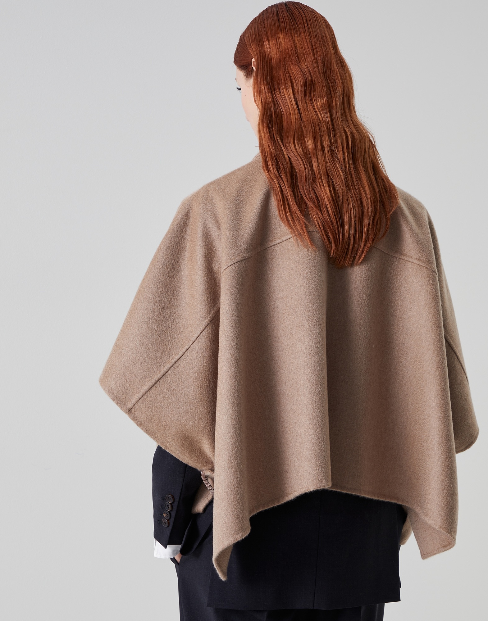Handcrafted cape in cashmere beaver double cloth with shiny details - 2