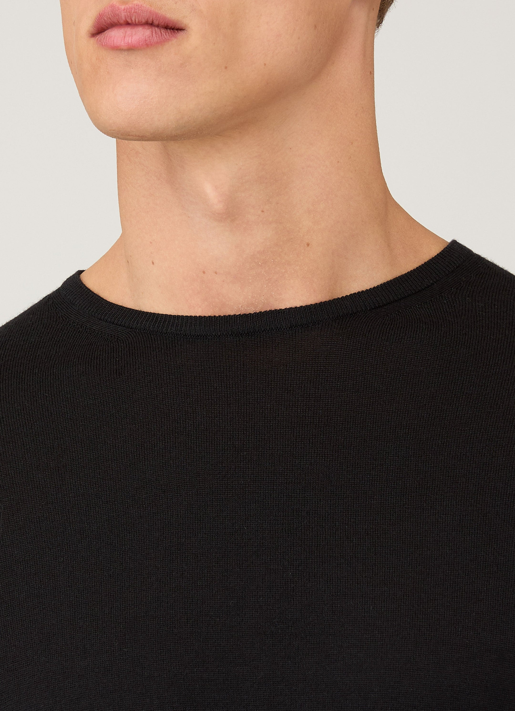 Fine Merino Wool Crew Neck - 6
