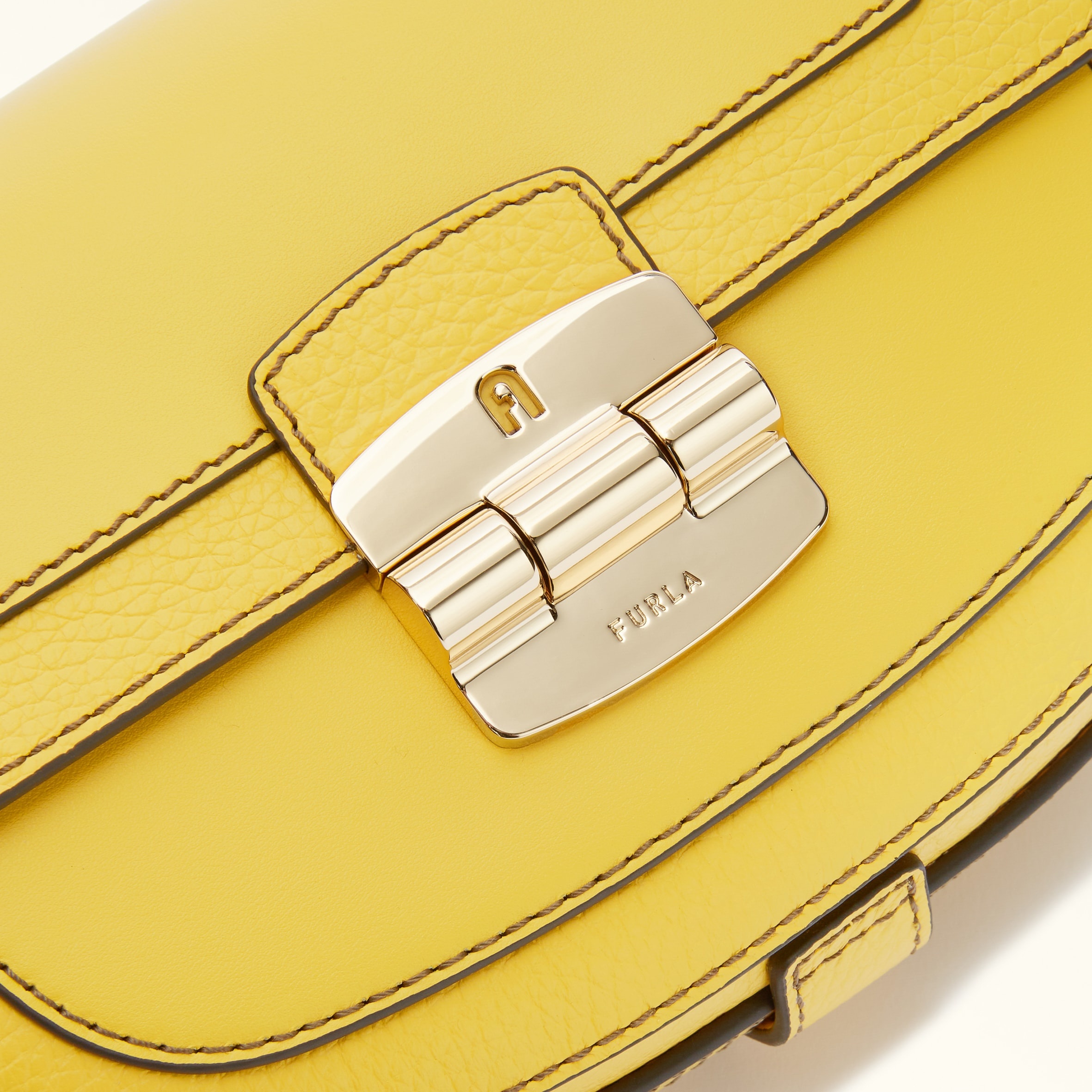 Furla Club 2 - 4