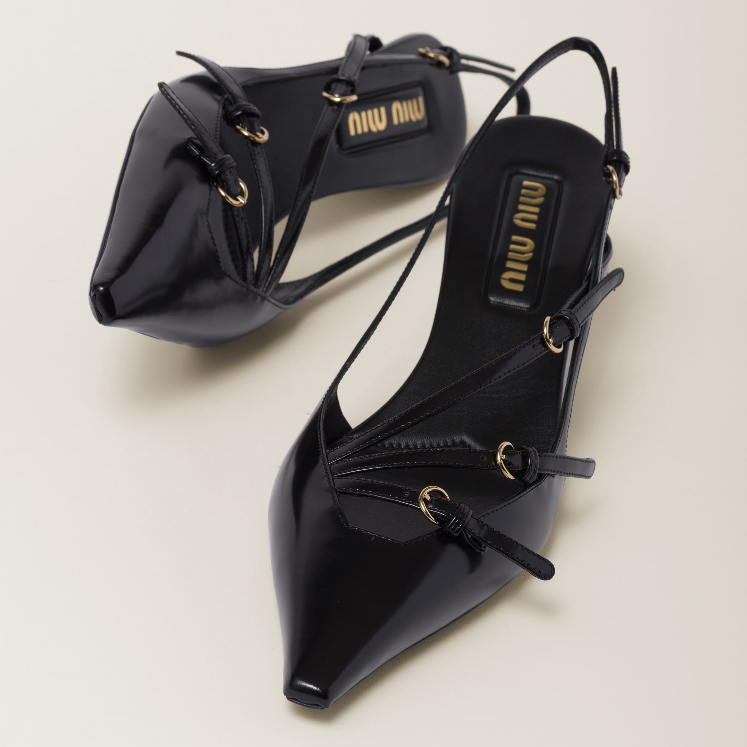 サンダル・ミュール Miu Miu Brogue Brushed Leather Slingbacks Miu Miu Brushed leather slingbacks with buckles | REVERSIBLE