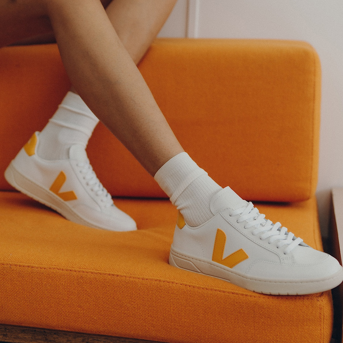 V-12 LEATHER WHITE OURO - 4