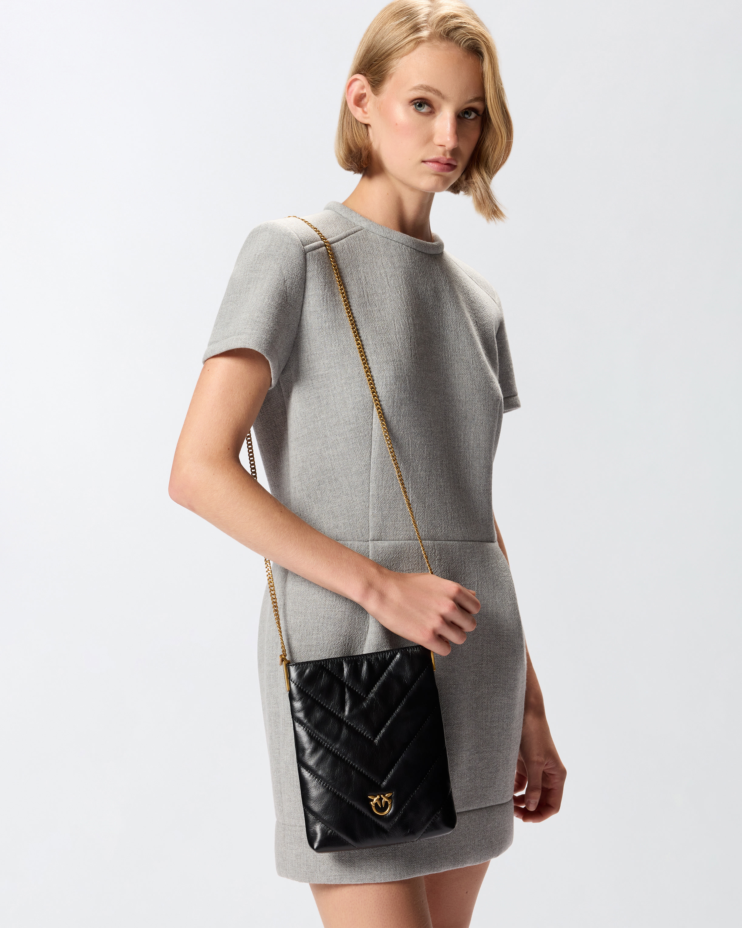 SMALL FLAT SHOULDER POUCH IN CHEVRON-PATTERNED LEATHER - 5