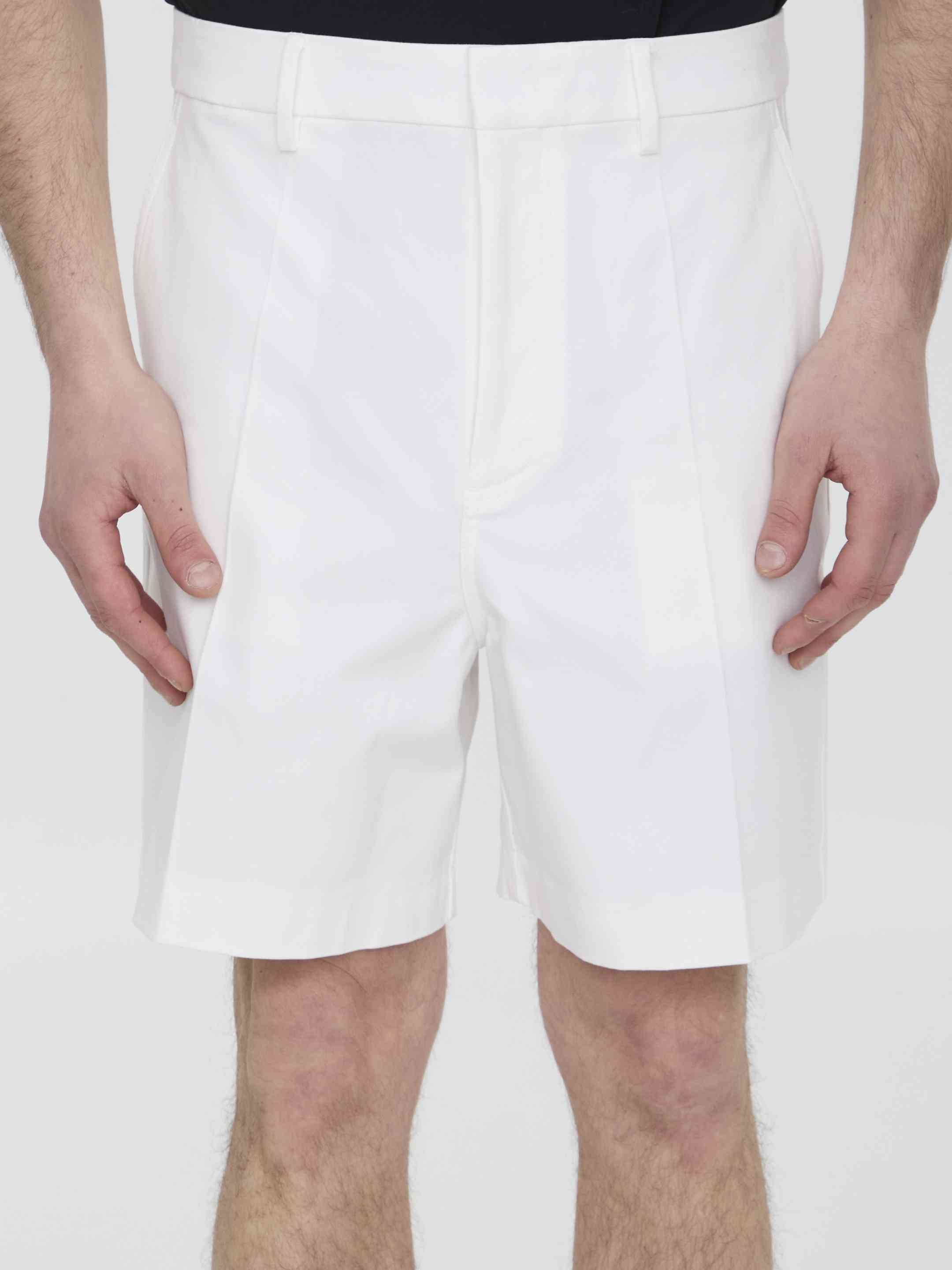 Valentino Garavani Men Bermuda Shorts With V Detail - 1