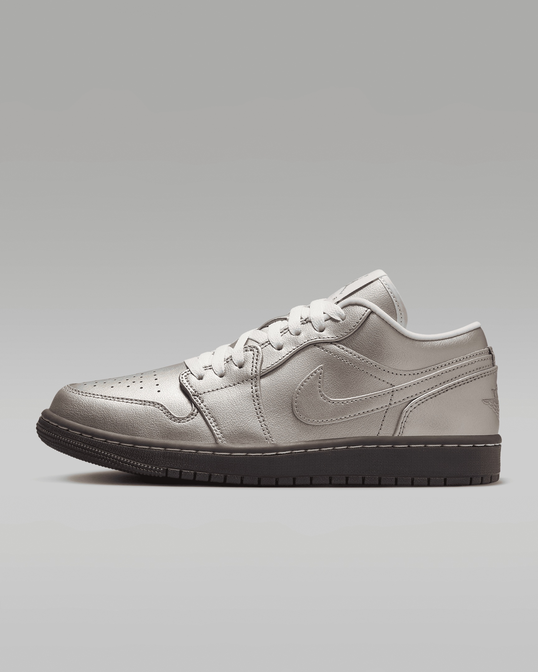 Air Jordan 1 Low SE Women's Shoes - 1