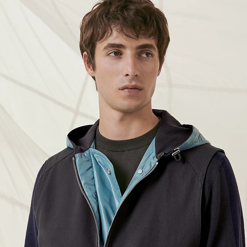 Reversible zipped hooded vest - 4