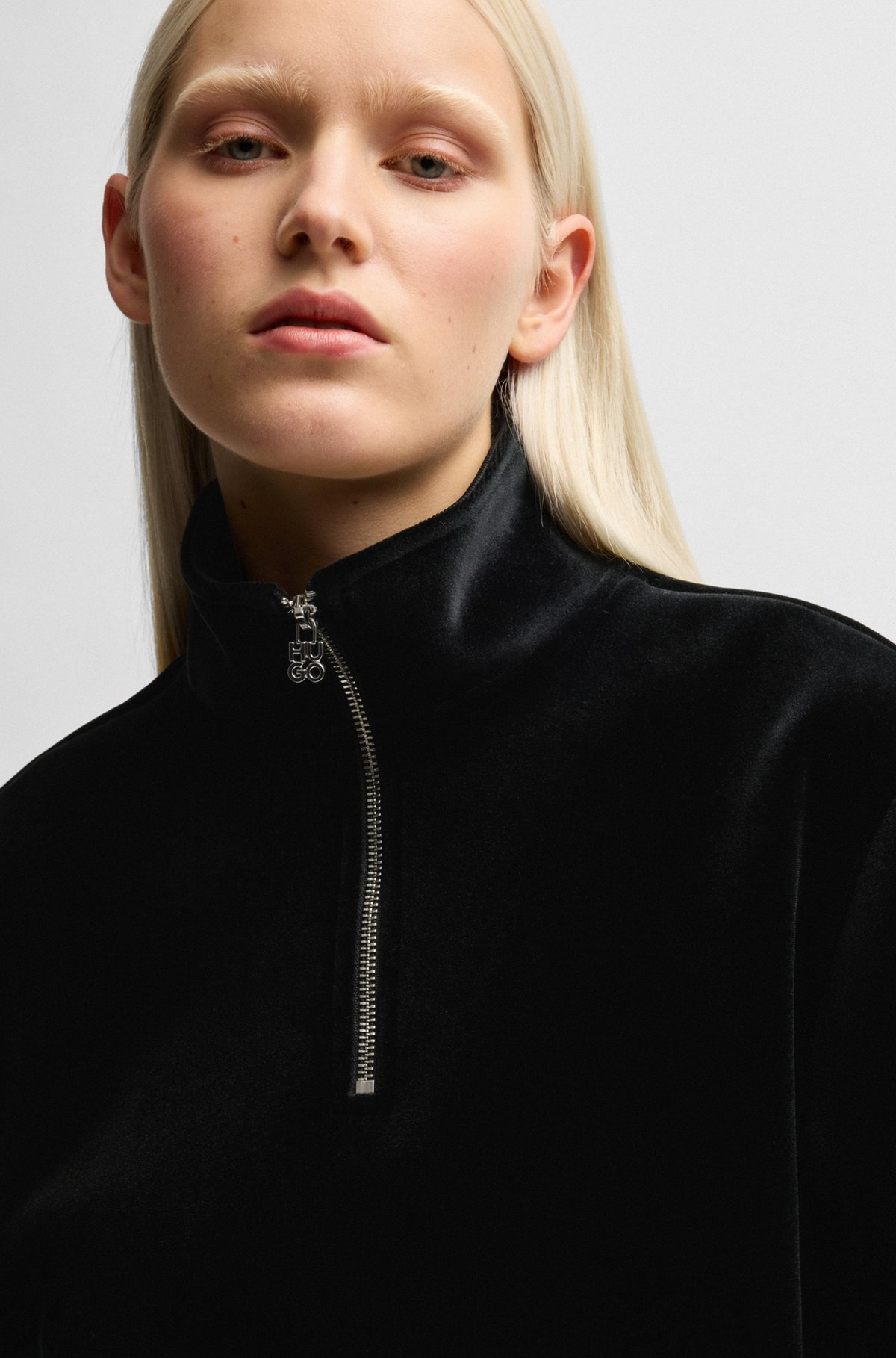 RELAXED-FIT ZIP-NECK SWEATSHIRT IN STRETCH VELVET - 5