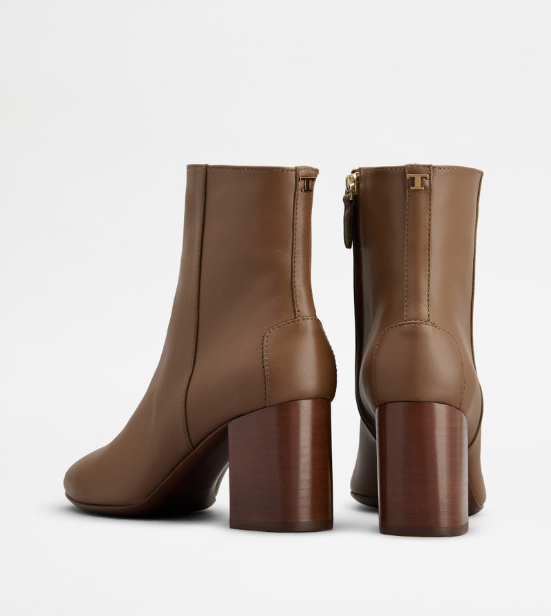 Tod's ANKLE BOOTS IN LEATHER - BROWN outlook