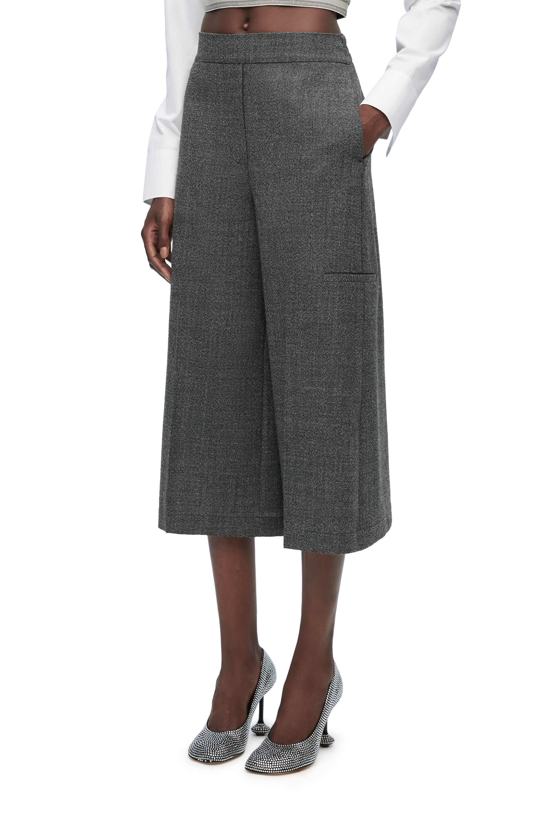 Cropped trousers in wool - 3
