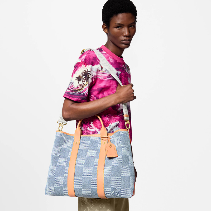 Louis Vuitton Weekend Tote outlook
