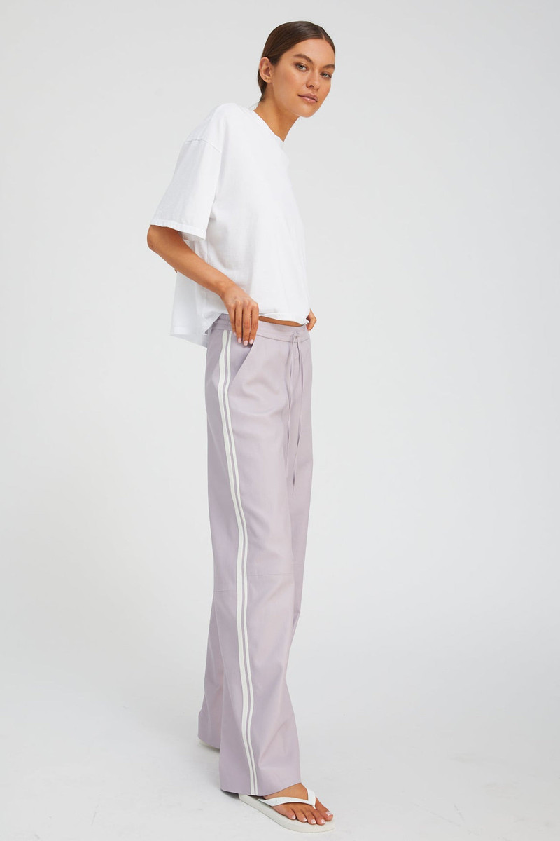 SPRWMN LAVENDER LEATHER BAGGY ATHLETIC PANTS outlook