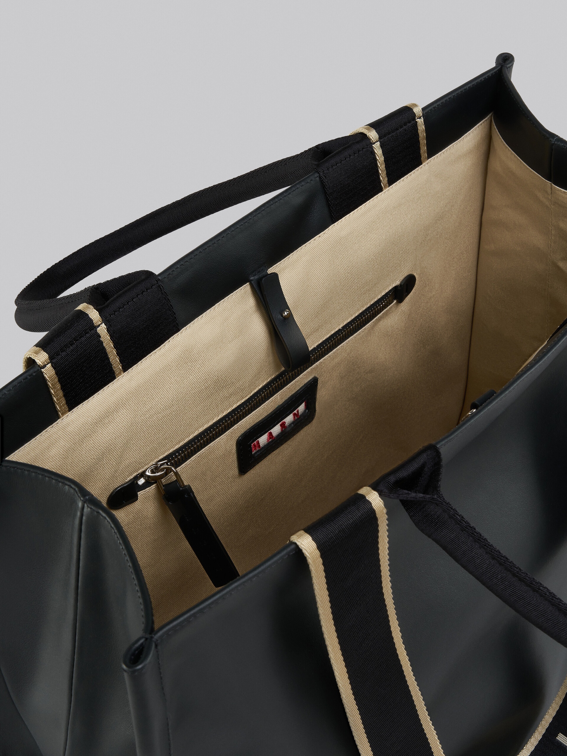 BEY TOTE BAG IN BLACK LEATHER - 3