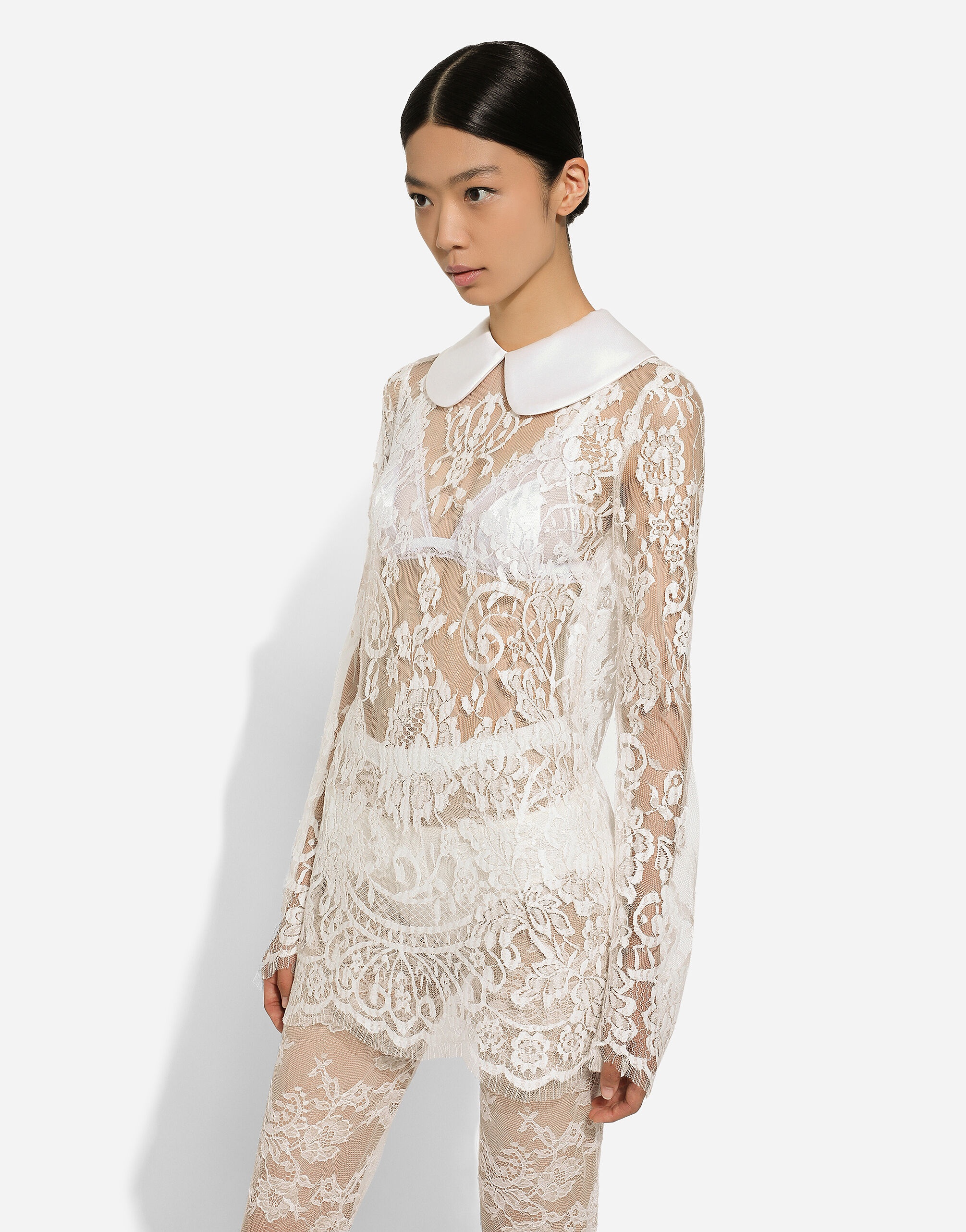 Short lace dress with satin neck - 5