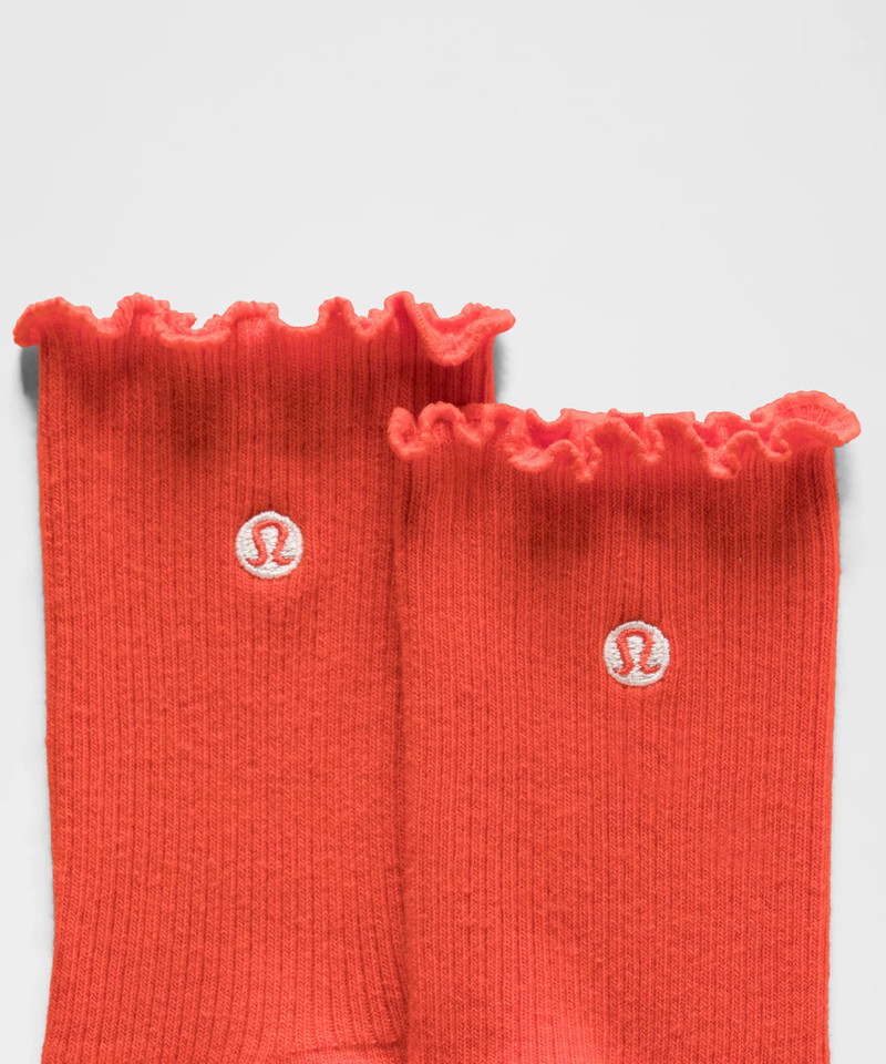 lululemon Unisex Lettuce Edge Quarter Socks outlook