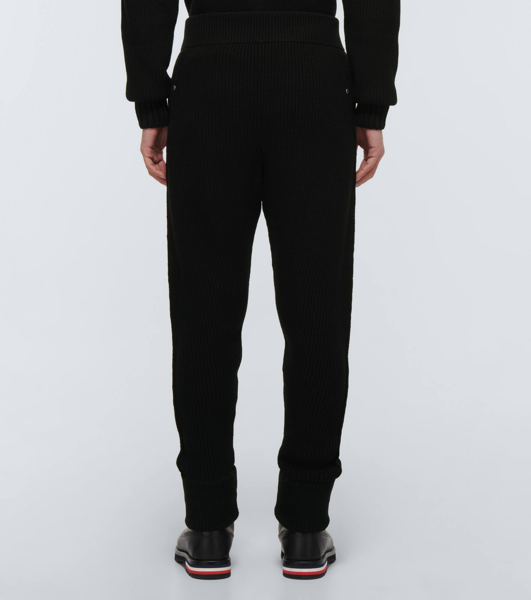 6 Moncler 1017 Alyx 9sm sweatpants - 4