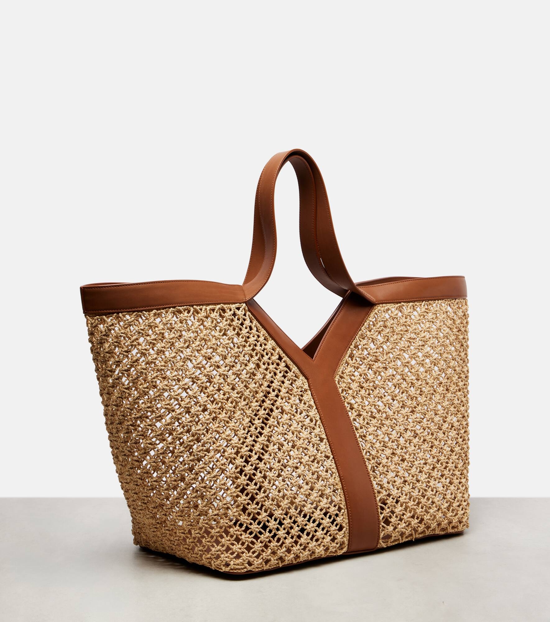 Y leather-trimmed raffia shopper - 4