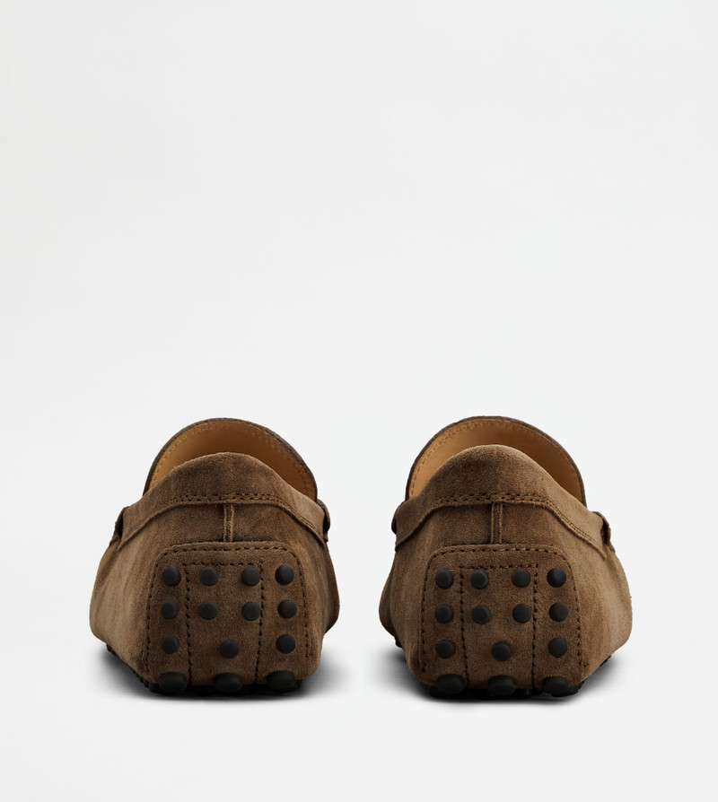 Tod's GOMMINO DRIVING SHOES IN SUEDE - BROWN outlook