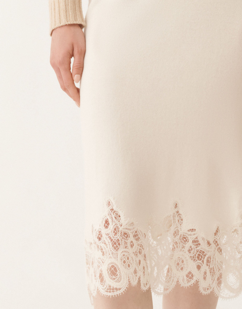 Platinum skirt with macramé lace 5