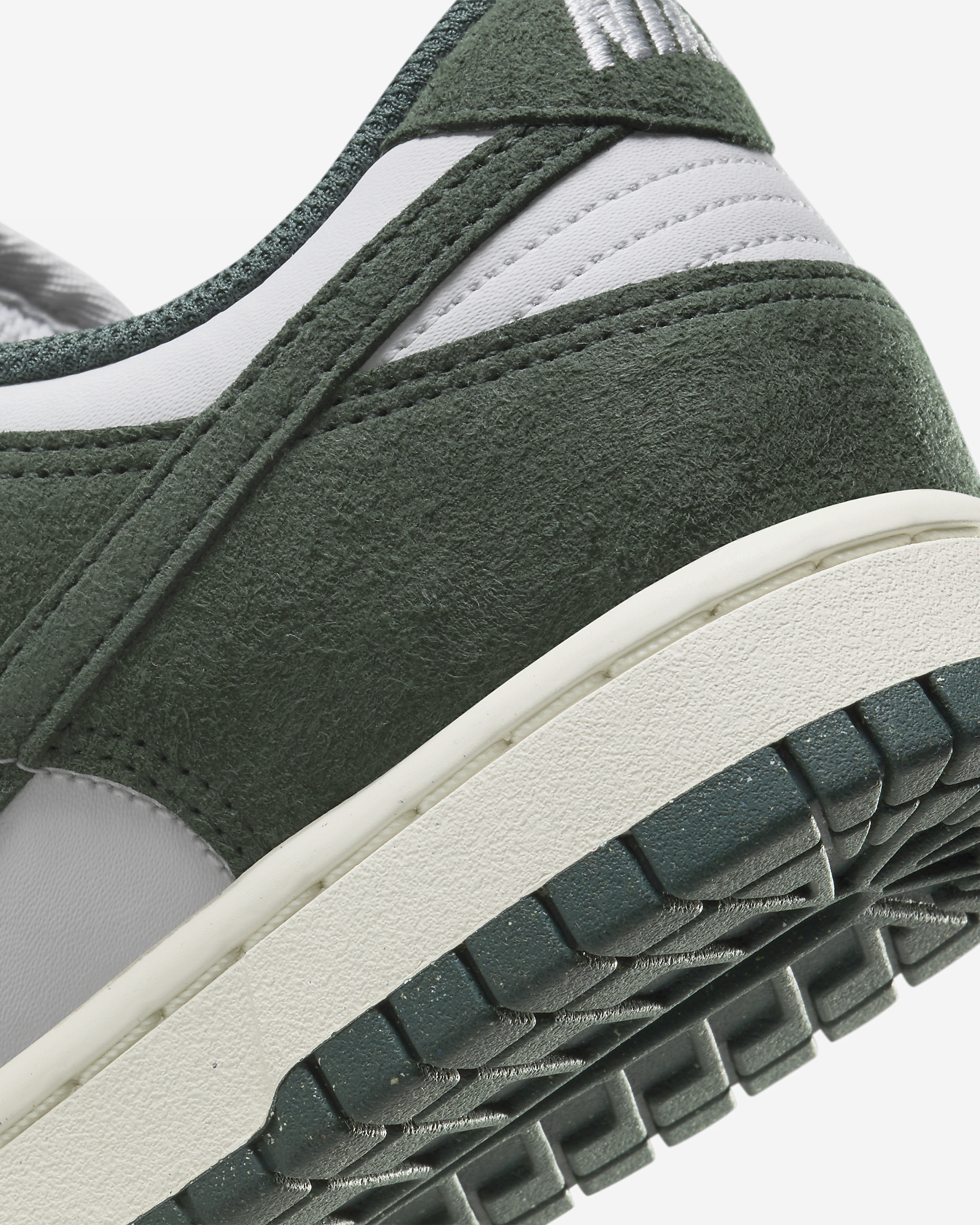 Nike Dunk Low Women's Shoes - 8