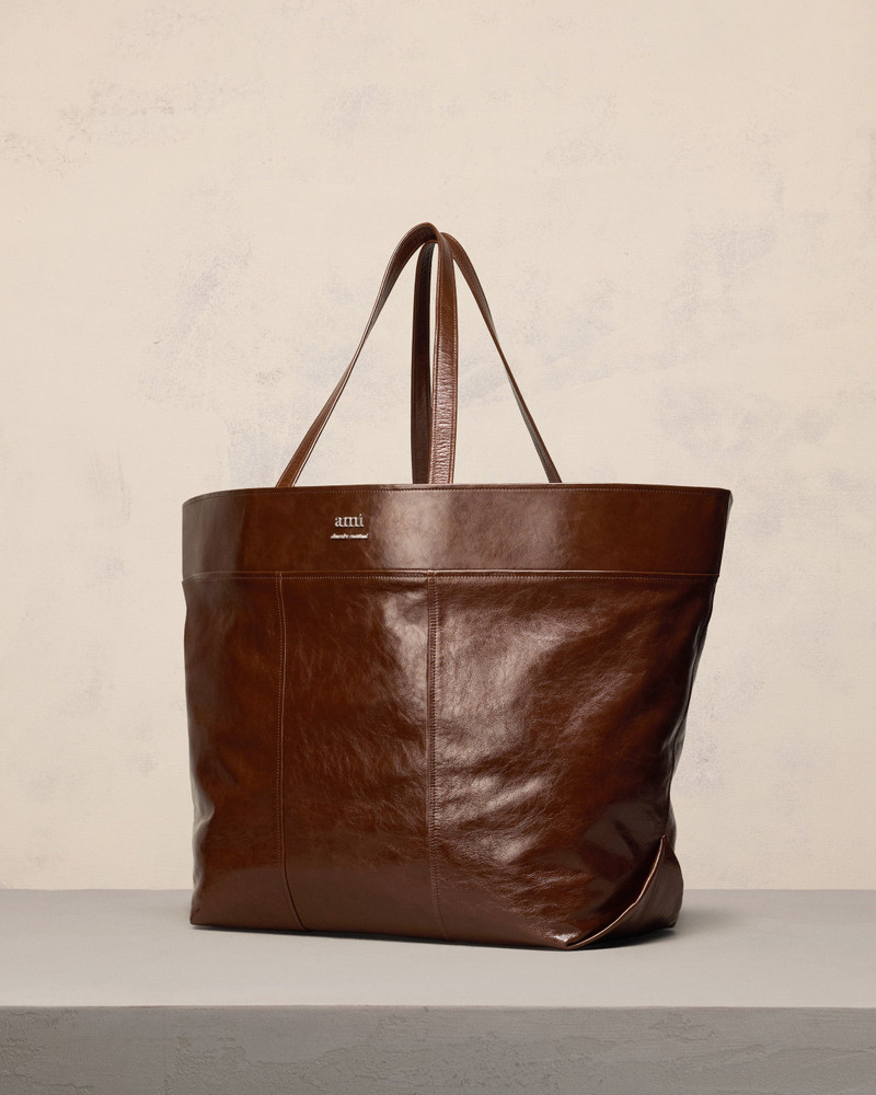 AMI Paris EAST WEST MAXI AMI SHOPPING BAG outlook