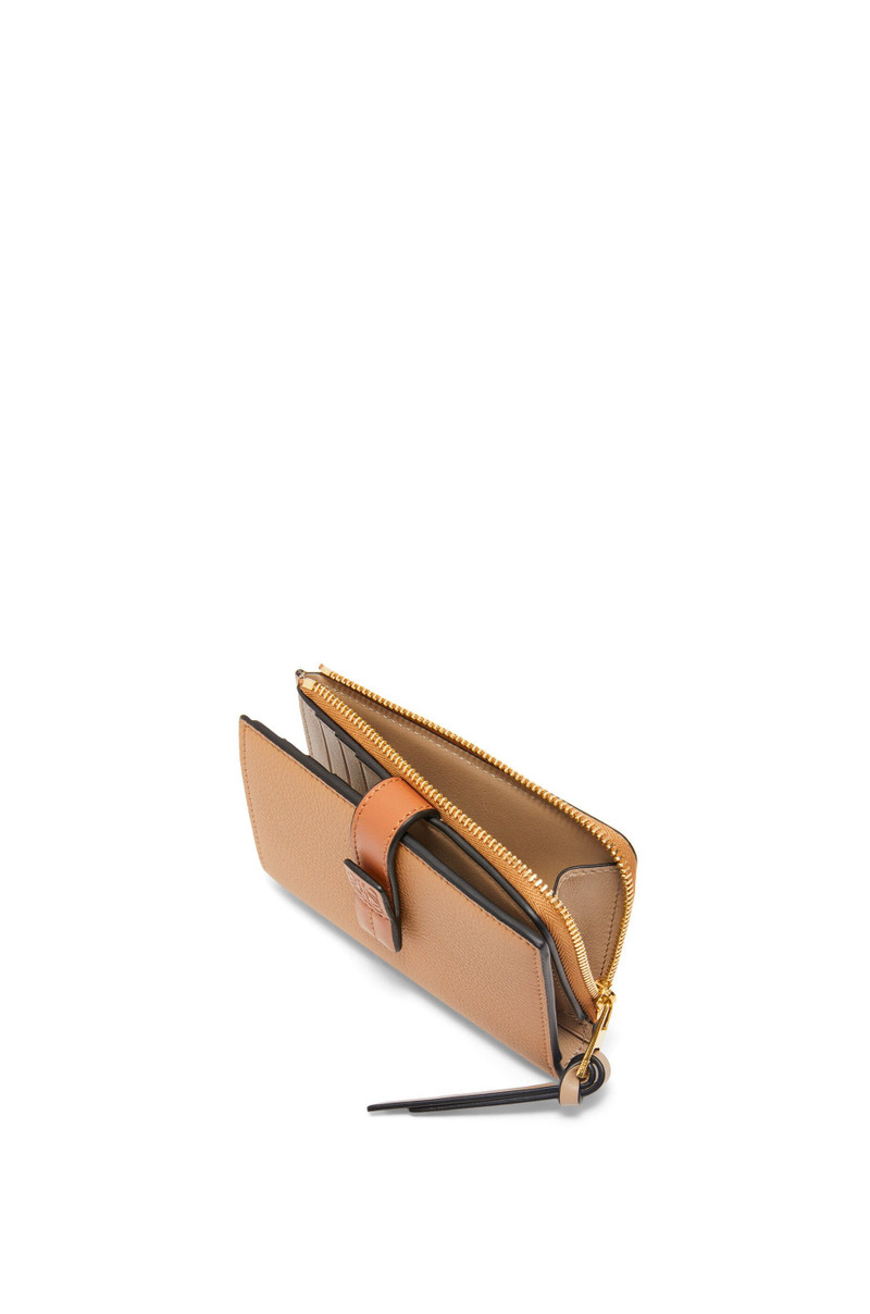 Slim compact wallet in soft grained calfskin 3
