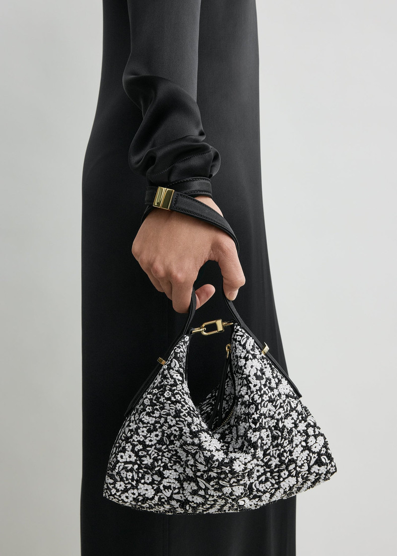 Bevel floral wristlet black/white 3